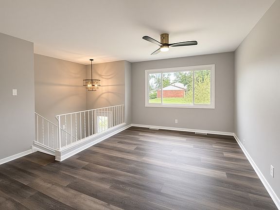 2nd image of 918 Union Dr