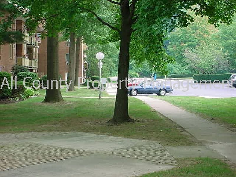 1st image of 300 Campbell Cir Unit 19