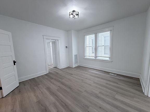 4th image of 1439 Chesapeake Ave