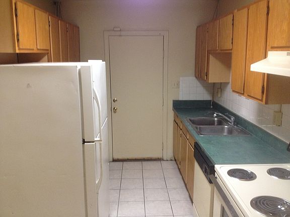 3rd image of 1440 Hudson St APT 1