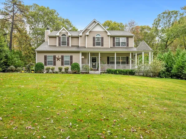 10 Cedar Grove Terrace, Middle Island, NY 11953