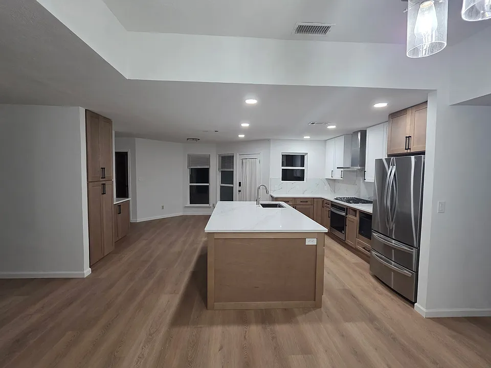 3001 Saddlehead Dr