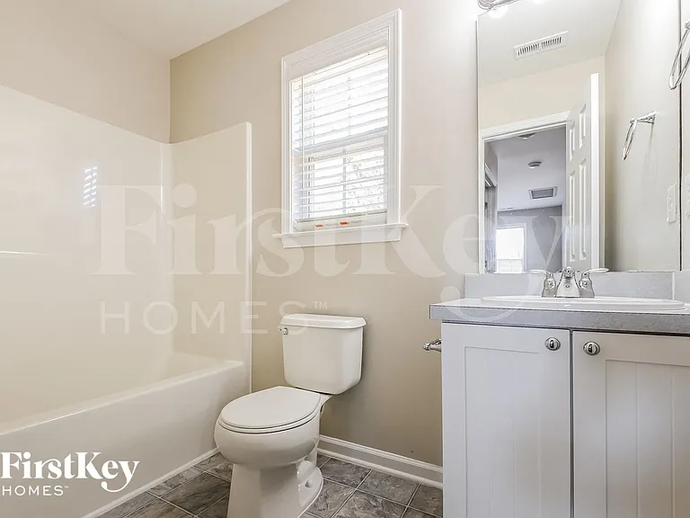 2428 Sapphire Valley Dr — Photo 12