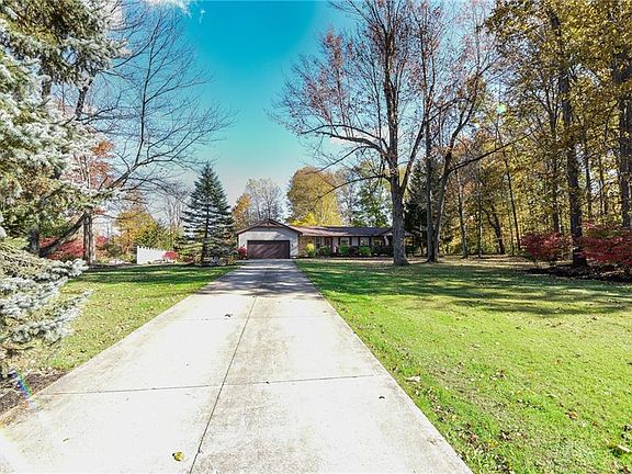 2nd image of 8465 Willow Ln