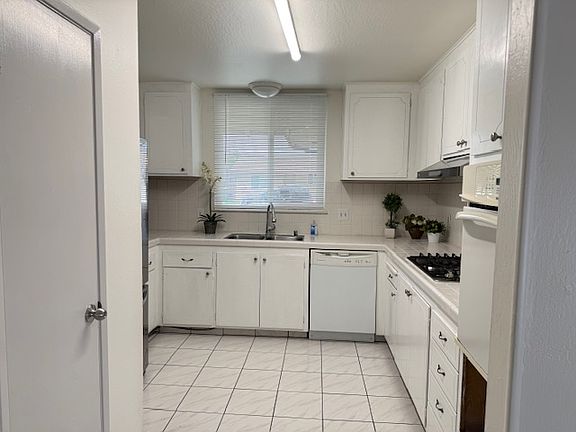 3rd image of 34923 Roberts St