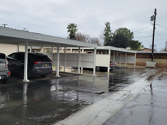 2nd image of 209 E Cortner St #209
