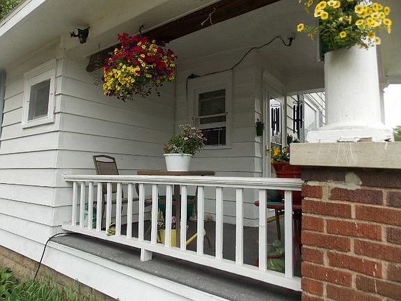 3rd image of 1420 N Michigan St