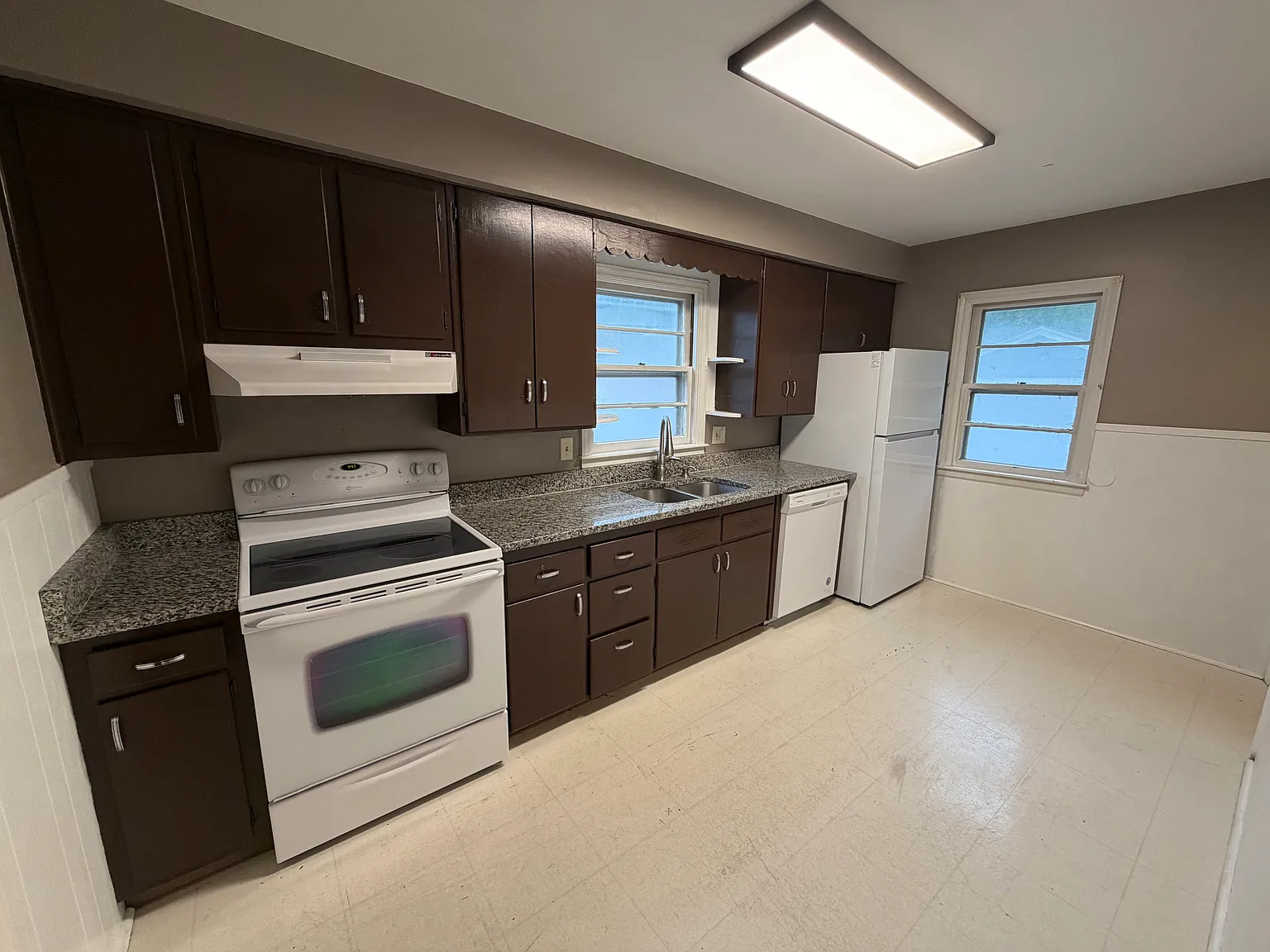 4 bed, 2270 sqft, $1,800 — Photo 3