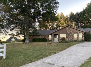 957 N Barrington Rd, Springdale, AR 72762