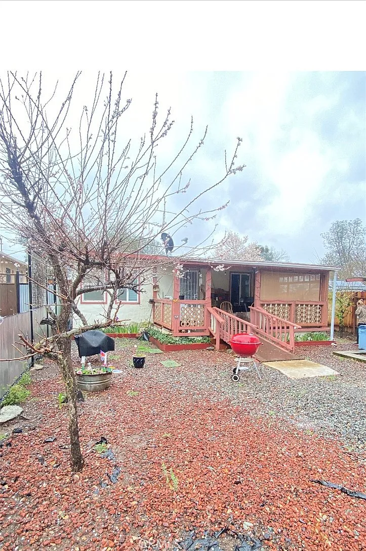 3562 Vista St photo 1