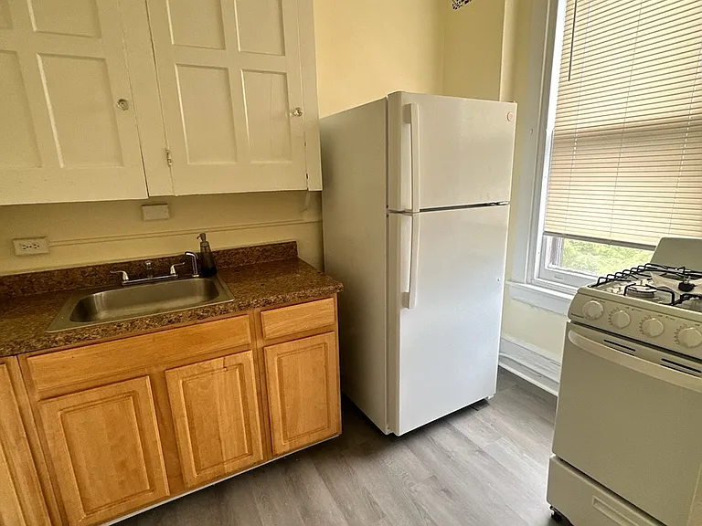 437 Chestnut St #404 — Photo 1