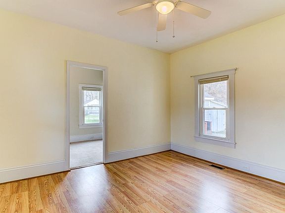 5th image of 608 Bowman Ave