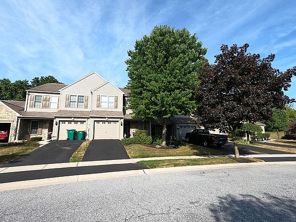 1923 Front Exterior (Roadway