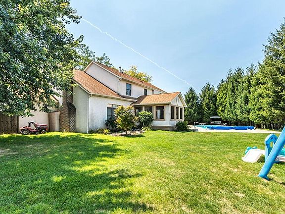3rd image of 1941 Sherring Ct