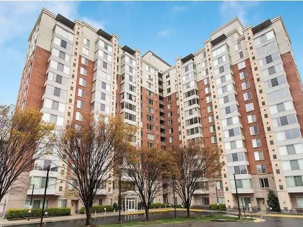 2726 Gallows Rd APT 811, Vienna, VA 22180