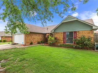 11732 SW 3rd St, Yukon, OK 73099