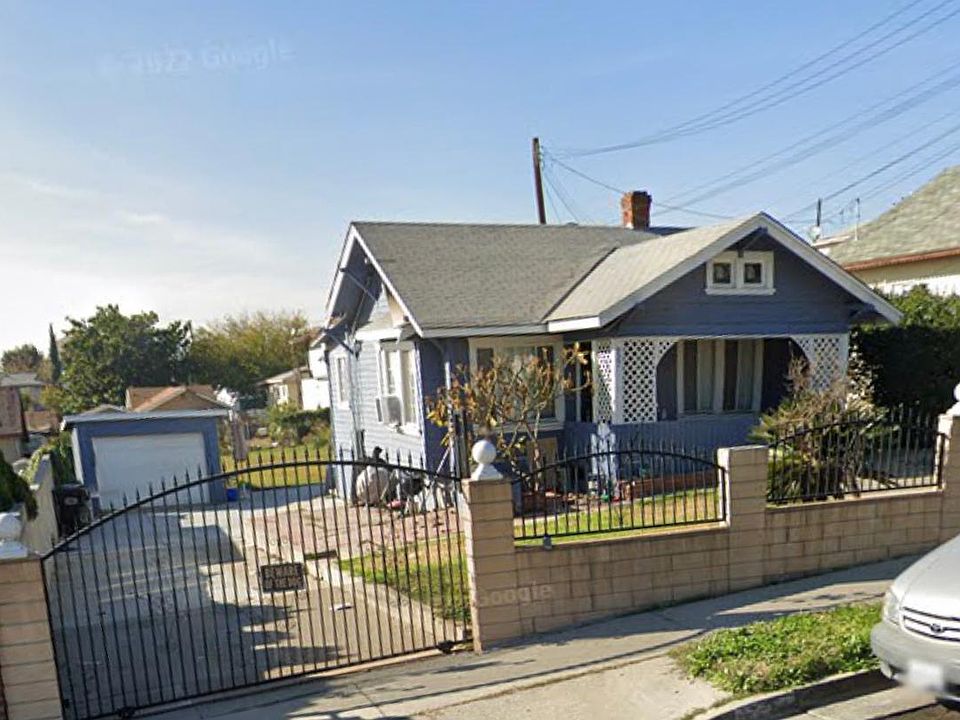 1st image of 927 N Rowan Ave