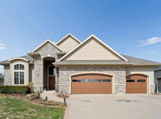 604 Majestic Oak Rdg, Solon, IA 52333