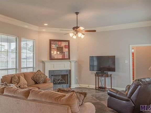 3rd image of 9097 Willow Point Dr