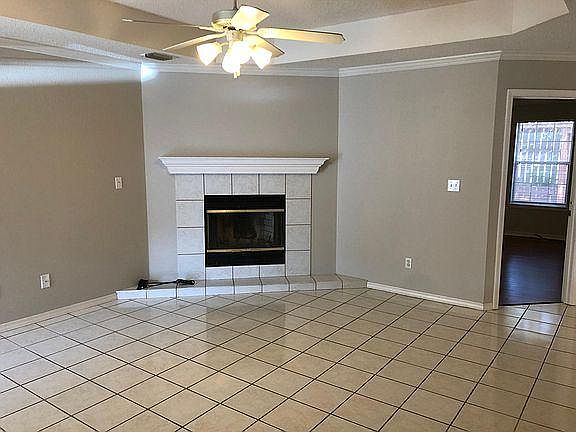 5th image of 915 Lauderhill Ln