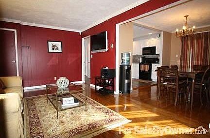 3rd image of 14 Birchwood Ln