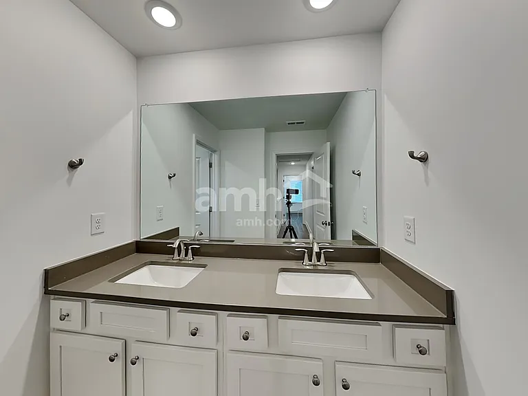 505 Plano Pass — Photo 13