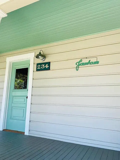 234 S Vista Bonita Ave — Photo 2