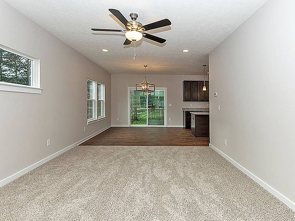 5th image of 540 W Wildwood Dr