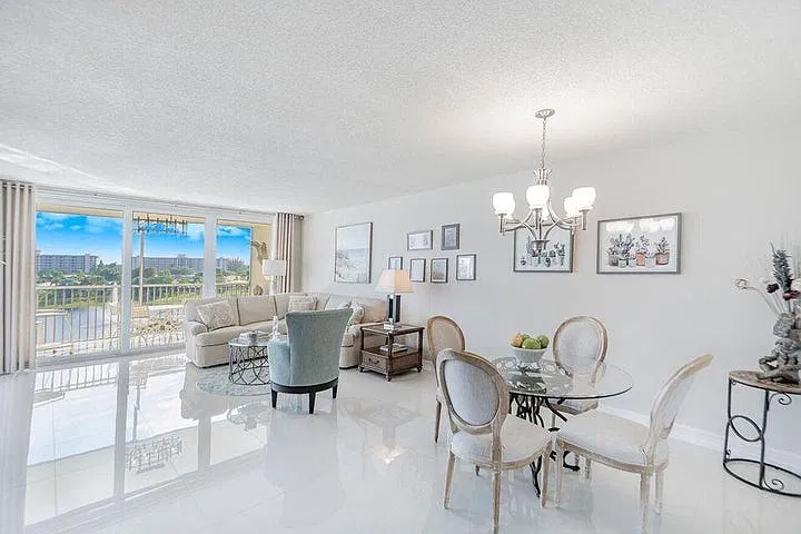 3 bed, 1390 sqft, $3,000 — Photo 1