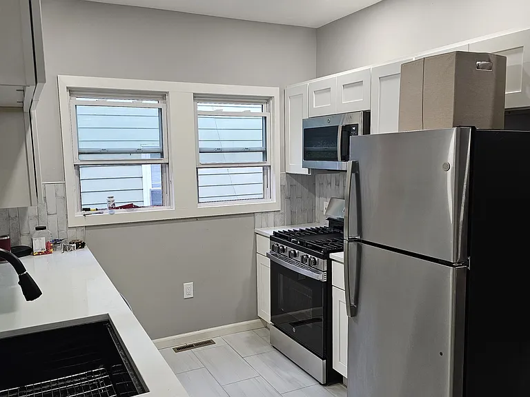 614 Schuyler St — Photo 11