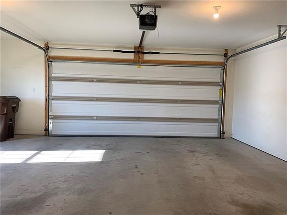 4th image of 124 Arlington Dr
