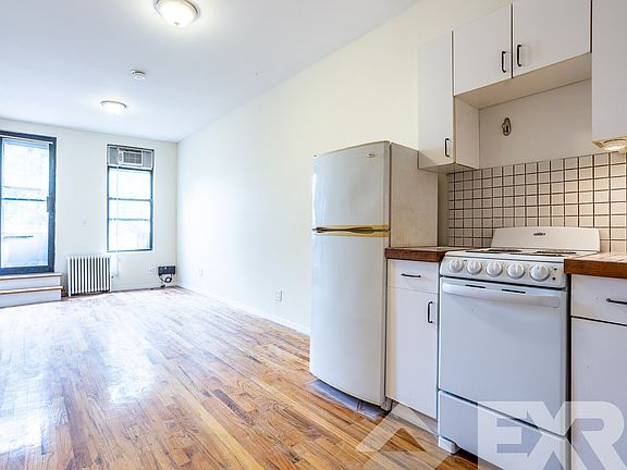 3rd image of 178 Nassau Ave #2B