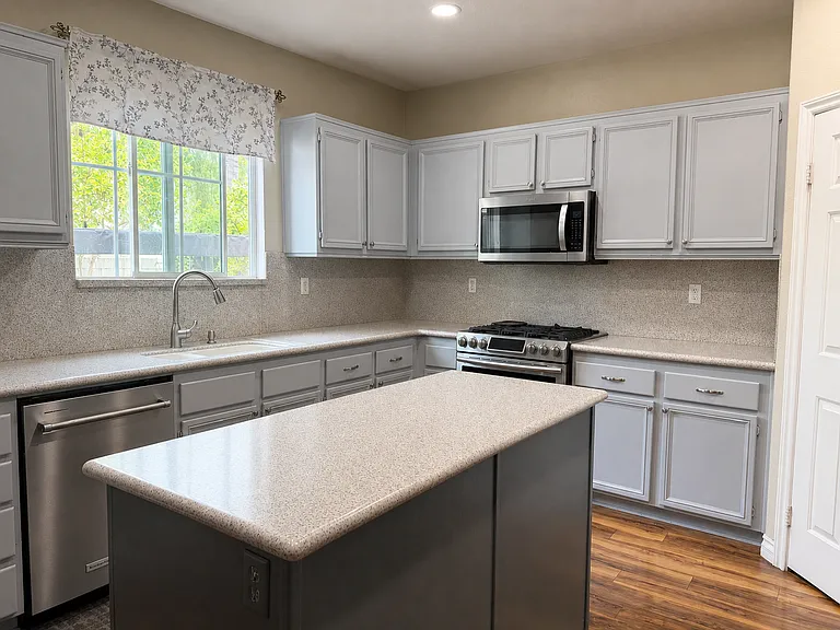 1829 River Bend Dr — Photo 8