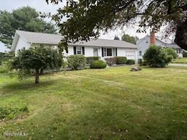 104 Quirico Dr, Pittsfield, MA 01201