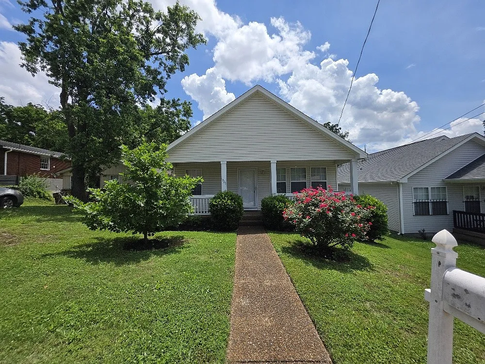 3 bed, 2.0 bath, 1288 sqft, $1,925 — Photo 1