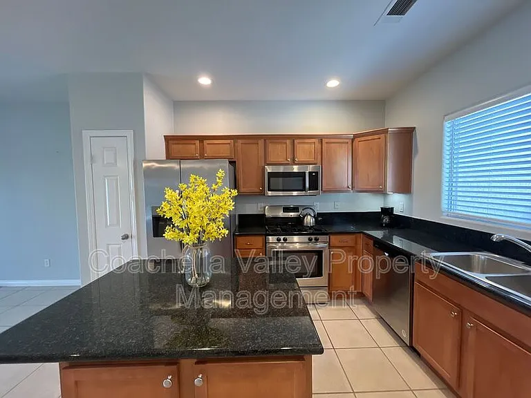82368 Lancaster Way — Photo 32