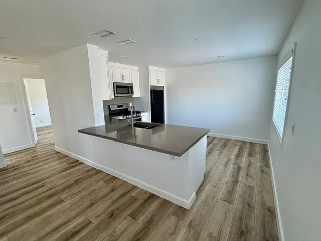 471 N Olive St — Photo 16