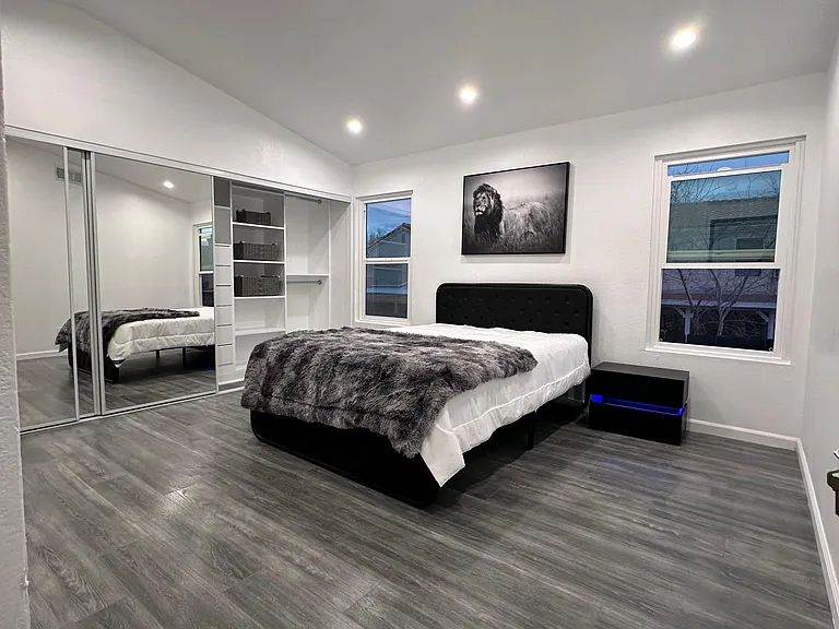 2242 Gregory Ave — Photo 39