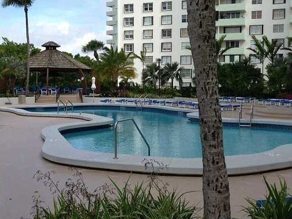 4th image of 9 Island Ave APT 1702
