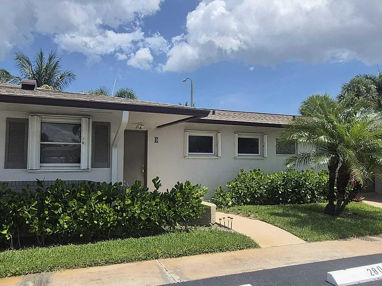 2805 Crosley Dr E #E — Photo 2