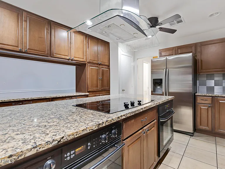 1627 E Fremont Dr — Photo 16