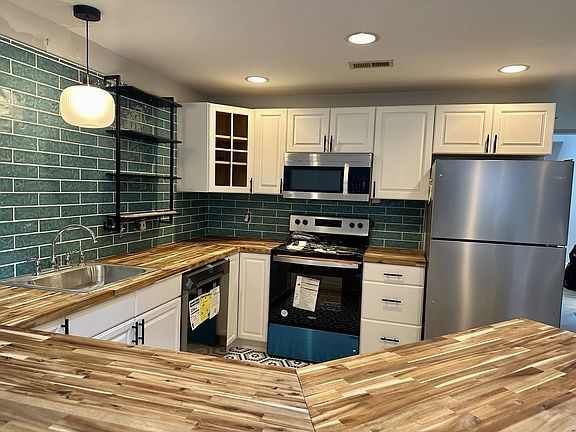 2nd image of 76 N Lexington Ave #B