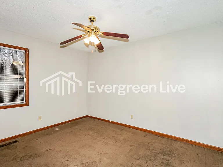 1107 Highland St — Photo 5