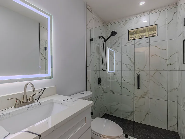 1750 Washburn Ave — Photo 1