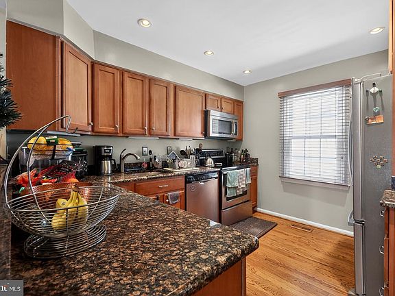 4th image of 5868 Langton Dr