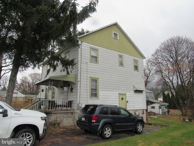 152 W College Ave, Pleasant Gap, PA, 16823