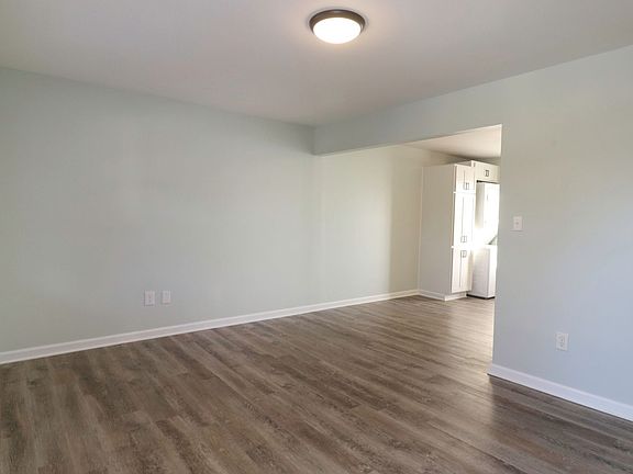 3rd image of 212 N Washington Ave #3
