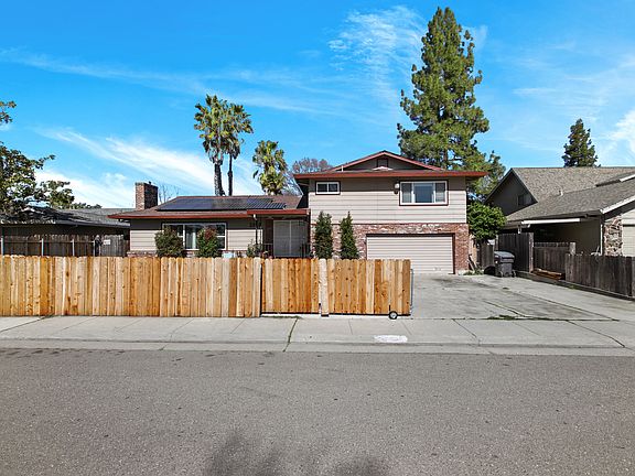 3rd image of 2065 W Paloma Ave