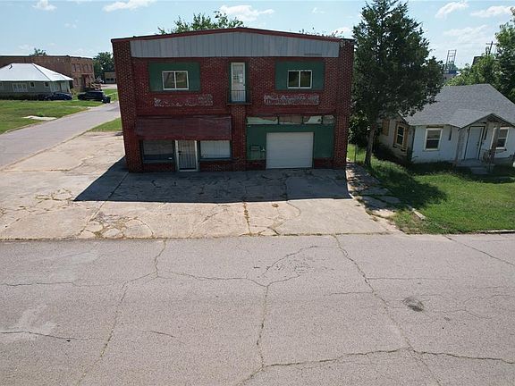 2nd image of 430 N Park St