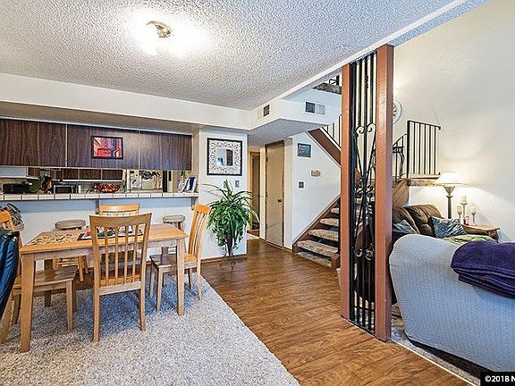 4th image of 895 Tyler Way